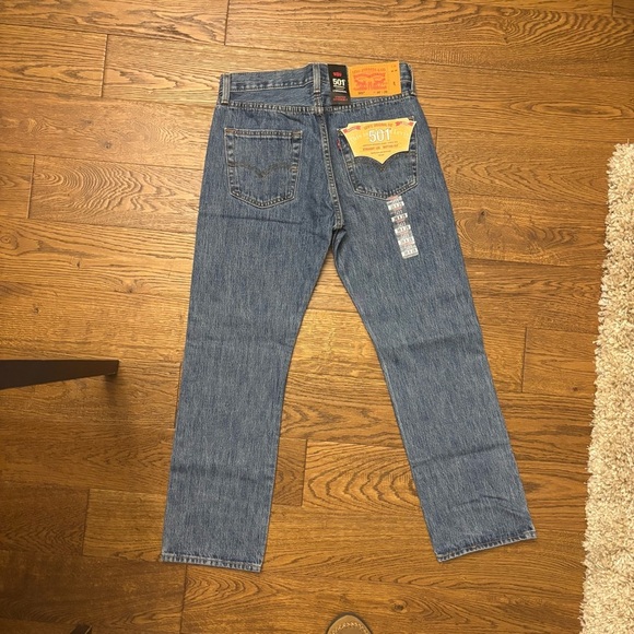 Levi's 501 Original Medium Stonewash
Jeans - Picture 14 of 15
